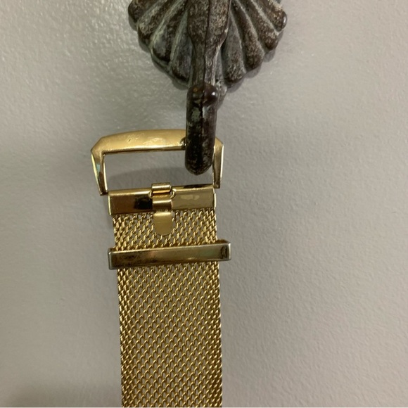 Vintage 90s Gold Mesh Belt - Picture 4 of 7
